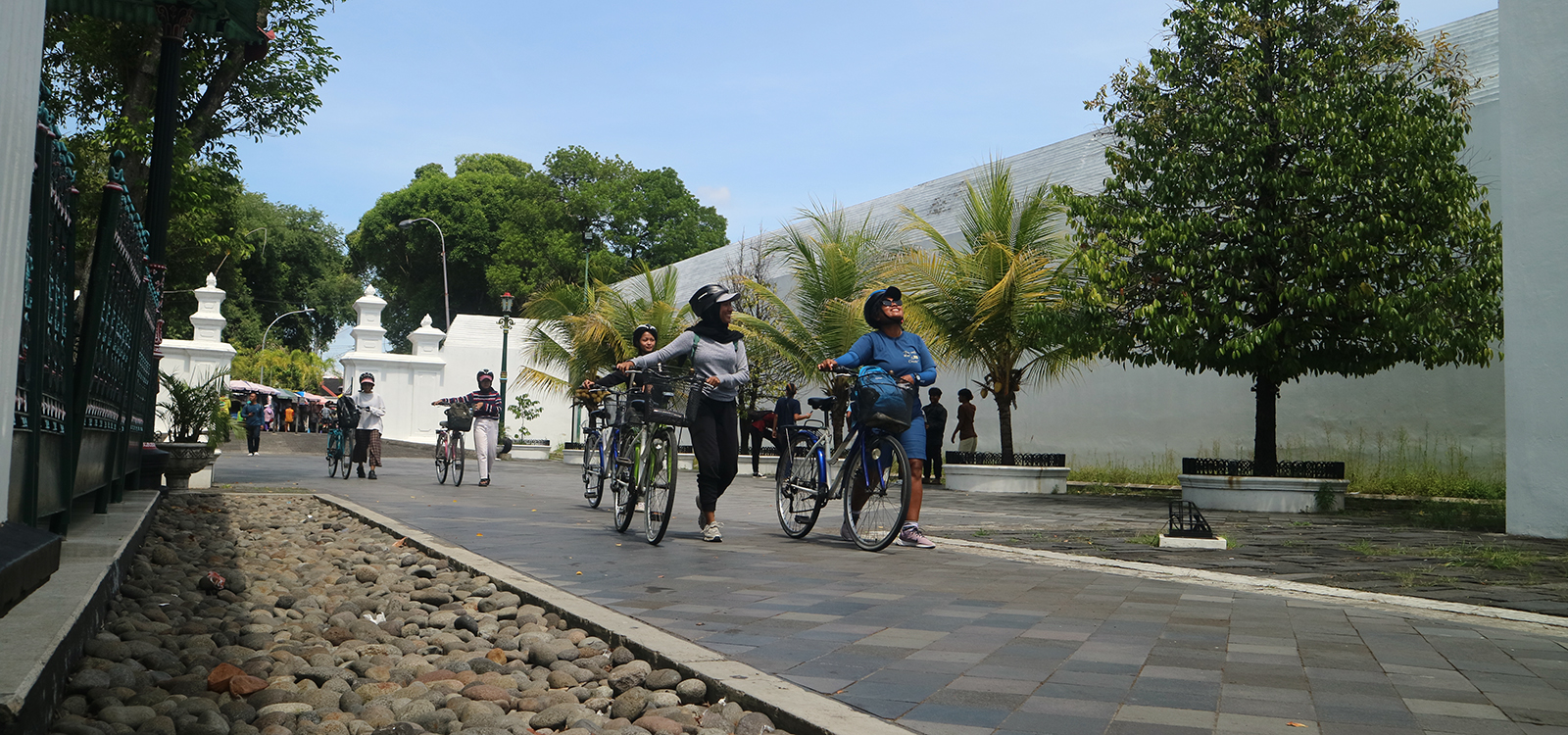 Jogjakarta city tour by bicycle