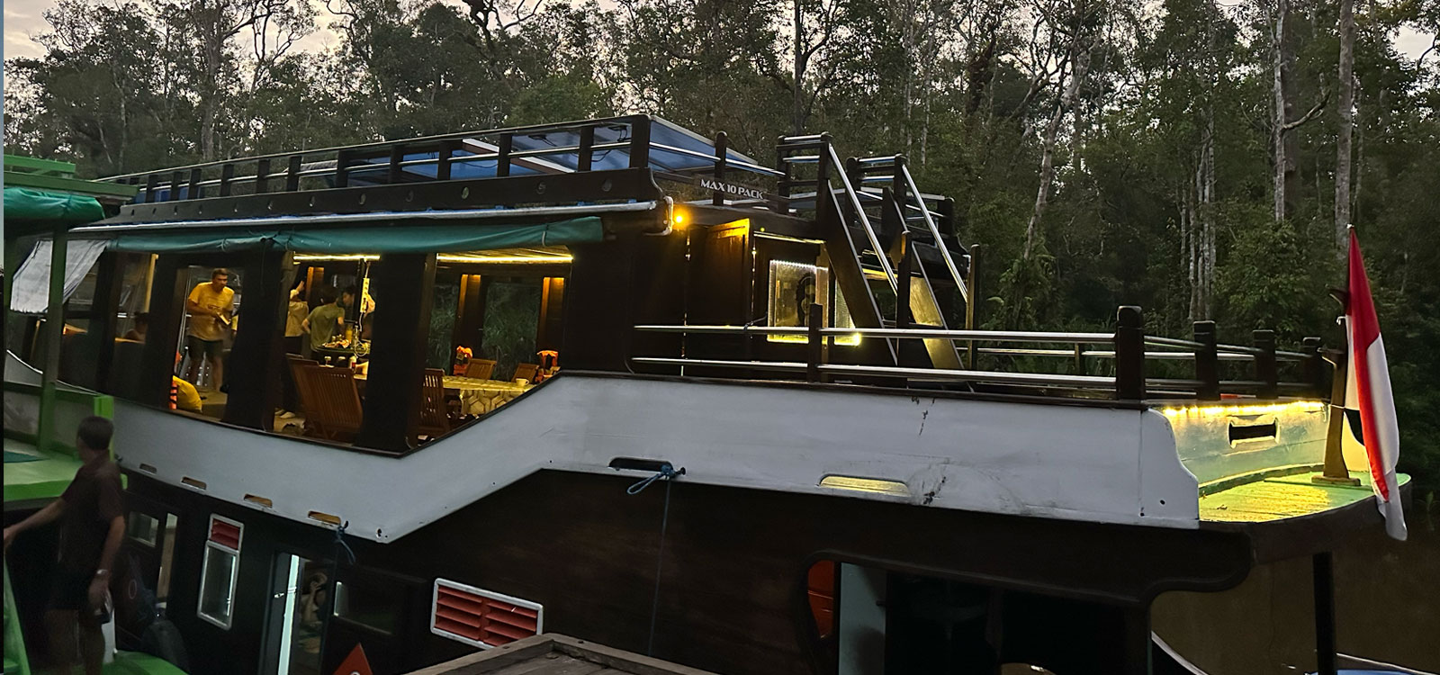 NEW Kalimantan: Orangutan Houseboat Tour