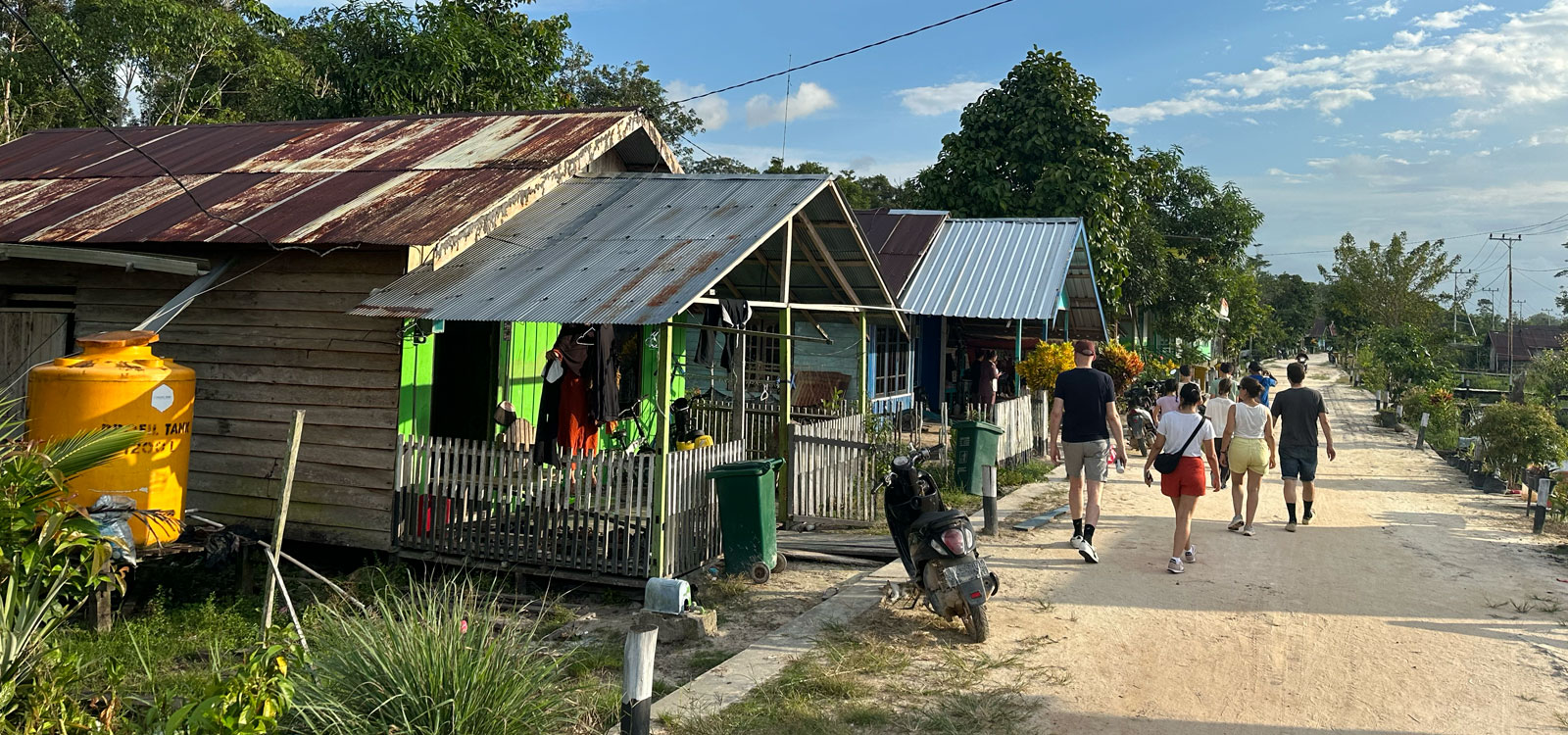 NEW Kalimantan: Orangutan Houseboat Tour