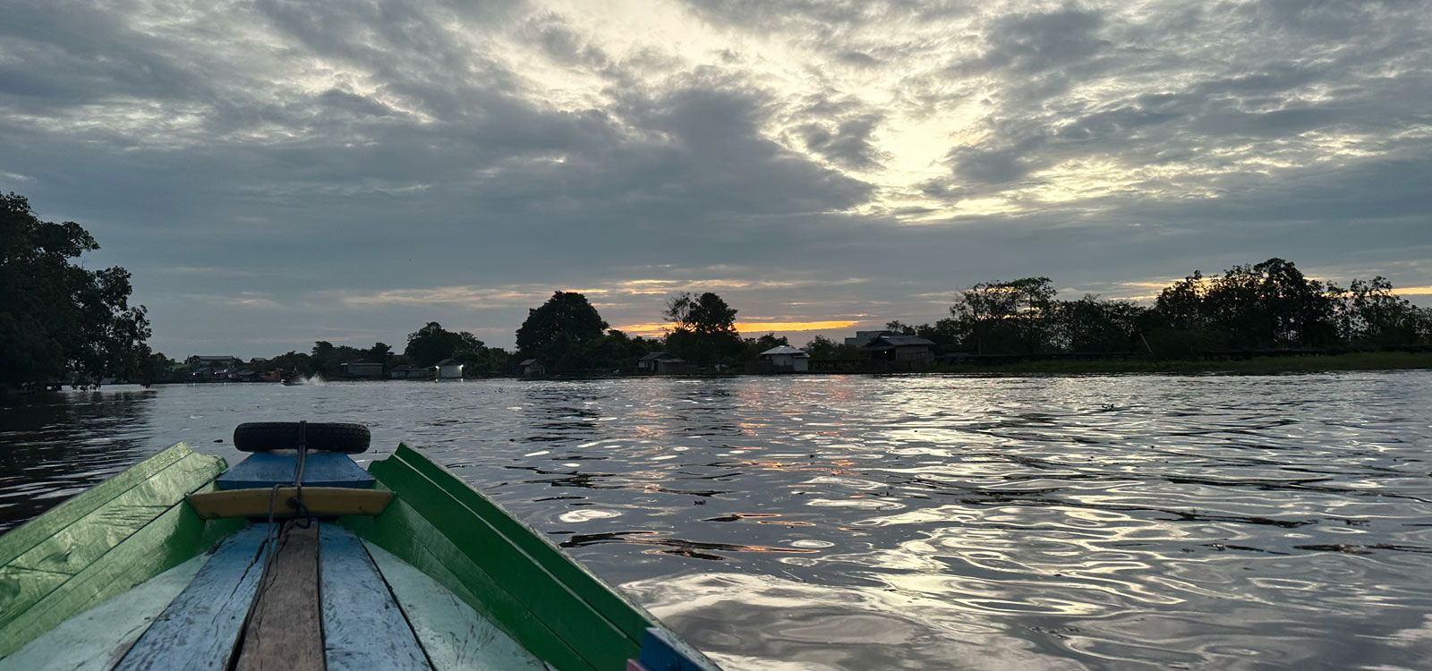 NEW Kalimantan: Orangutan Houseboat Tour